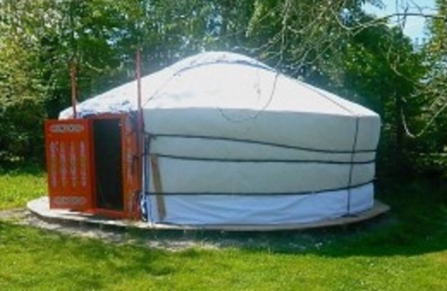 Plouenan Cabin | Traditional Mongolian yurt near Roscoff (sleeps up to 4)