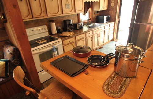 Jefferson Township Cabin | Traditional Mountain Cabin minutes from Kooser Lake and Hidden Valley Resort
