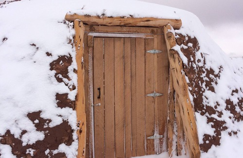Page RV Rental | Traditional Navajo Earth/Log Hogan. Cultural experience! Near all attractions.