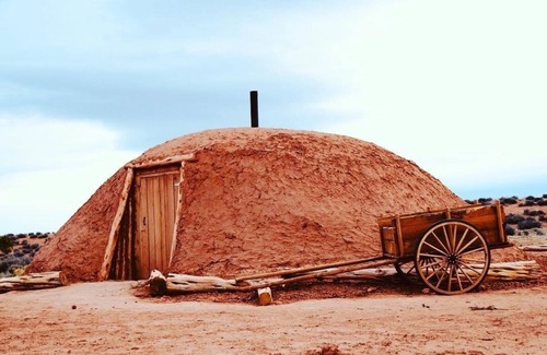 Page RV Rental | Traditional Navajo Earth/Log Hogan. Cultural experience! Near all attractions.
