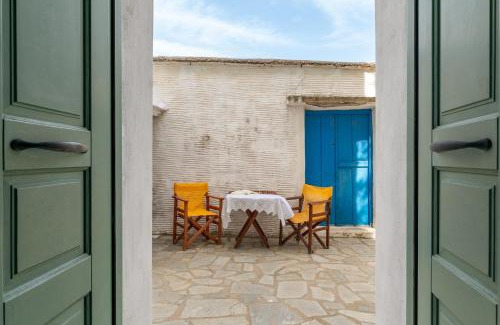 Andros Town Apartment | Traditional Olive Guesthouse