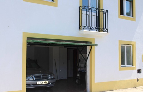Coja House | Traditional Portugese house amid wooded hills