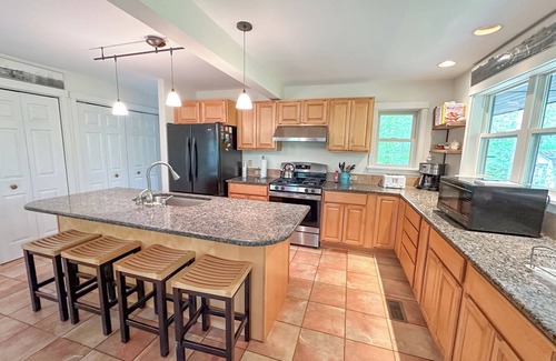 Waitsfield House | Traditional Private Vermont Home with Post & Beam Finishes