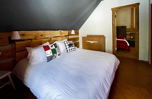 Val-des-Lacs Ski Chalet | Traditional Ranch/hot-tub - 35 min from Mont Tremblant