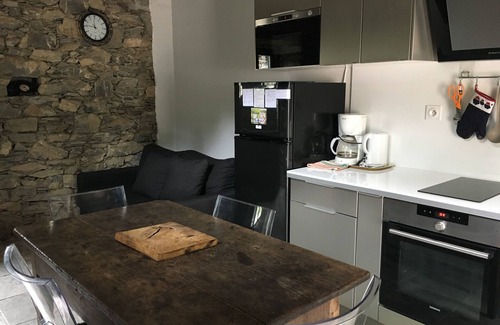 Cambia House | TRADITIONAL RESTORED STONE HOUSE ON RIVERSIDE
