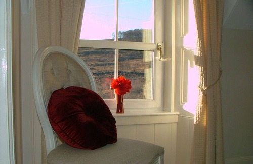 Calvine House | Traditional Scottish Lodge with countryside views