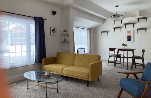 Bloomington House | Traditional Single Family Home w/Attached Garage