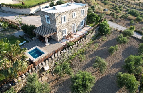 Kos Villa | Traditional stone build villa with small swimming pool, yard and bbq !