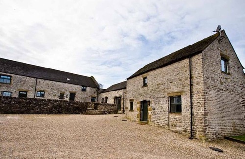 Hurdlow Cottage | Traditional stone cottage in Hurdlow, sleeps up to 8 guests in 4 bedrooms.