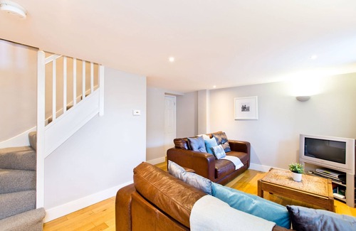 Hurdlow Cottage | Traditional stone cottage in Hurdlow, sleeps up to 8 guests in 4 bedrooms.