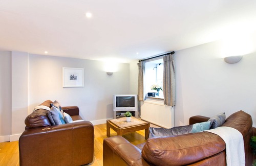 Hurdlow Cottage | Traditional stone cottage in Hurdlow, sleeps up to 8 guests in 4 bedrooms.