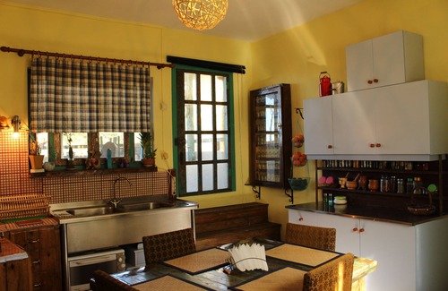 Kantanos-Selino Cottage | Traditional stone cottage house in green landscape