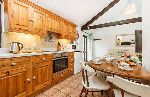 Whitchurch Canonicorum Cottage | Traditional Stone Cottage