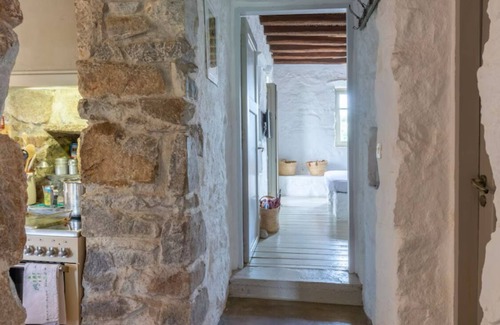 Serifos House | Traditional stone house