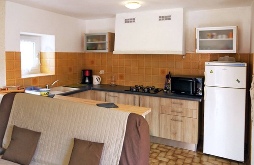 Lussan House | Traditional stone house in a rural and quiet area