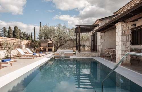 Mouzaki Villa | Traditional stone Villa , private pool , two bedrooms