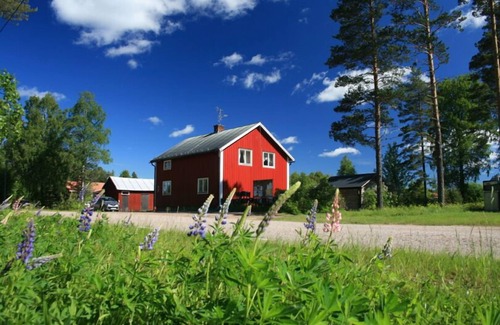 Hagfors Cottage | Traditional Swedish forest cottages by a lake on Varmland-Dalarna border sauna