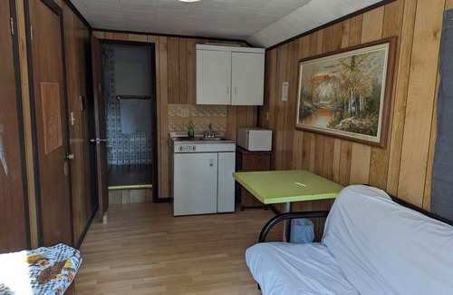 Wasaga Beach Cottage | Traditional Tiny Wood Cottage #14 Camping style Cottages 5 minutes to the beach!
