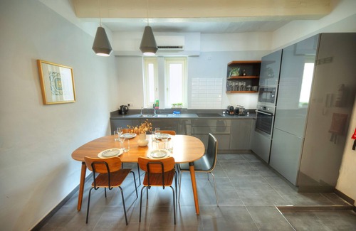 Floriana Ski Chalet | Traditional townhouse, terrace near Valletta WENG1-1