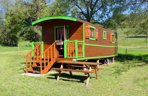 Sainte-Foi House | Traditional Trailer at Domaine de la Trille