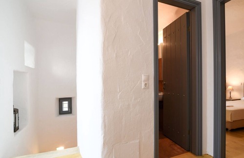 Marpissa Villa | Traditional Villa Amelie