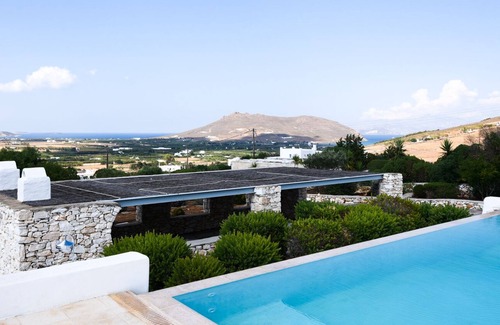 Marpissa Villa | Traditional Villa Amelie