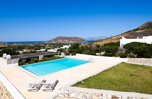 Marpissa Villa | Traditional Villa Amelie