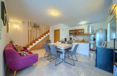 Sumartin Villa | Traditional Villa Bonaca in Sumartin with private pool, Brač Island, near sea