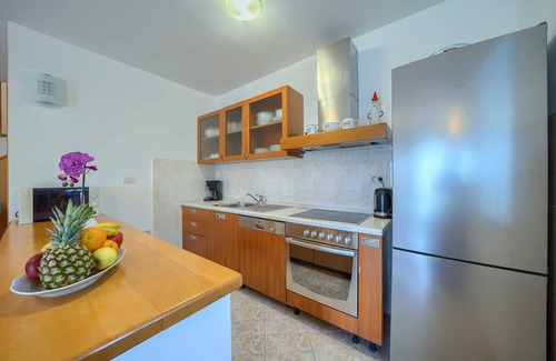 Sumartin Villa | Traditional Villa Bonaca in Sumartin with private pool, Brač Island, near sea