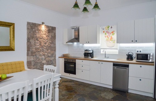 Zefiria Villa | Traditional Villa Relax