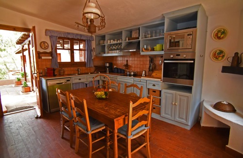 Kanapitsa Villa | Traditional villa Seagullstone, with private beach and magnificent view