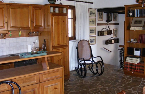 Myloi Villa | Traditional villa with great views convenient for the beach, local area & sites