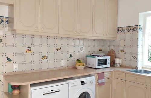 Cascais Villa | Traditional Villa with pool and garden 15 minutes walk to sea front & beaches.