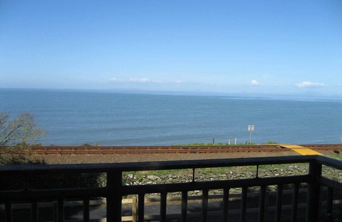 Llwyngwril Cottage | Traditional welsh cottage with Stunning Sea And Mountain Views