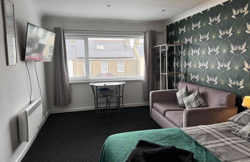 Aberporth House | Traeth Rooms