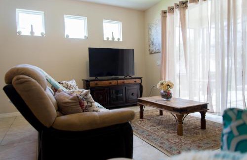 Trafalgar Village House | Trafalgar Retreat
