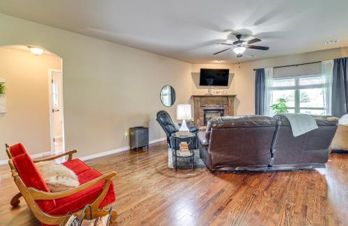 Verdigris House | Trail Access and Patio Peaceful Tulsa Area Retreat
