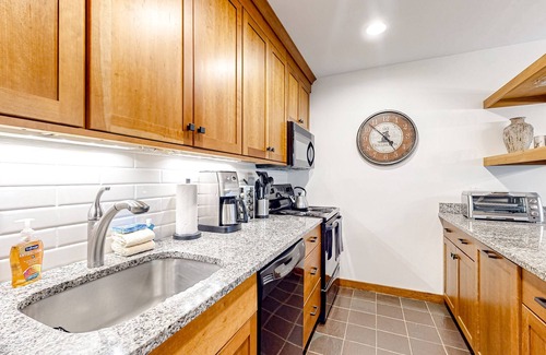 Central Vermont- Killington Condo | Trail Creek 41 | Condo in Killington near lifts/hiking with pool & rec room