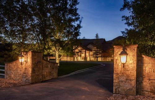 Oakley House | Trail Creek Canyon Ranch 1055 by Moose Management