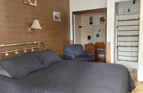 Tombstone Hotel | Trail Rider's Inn