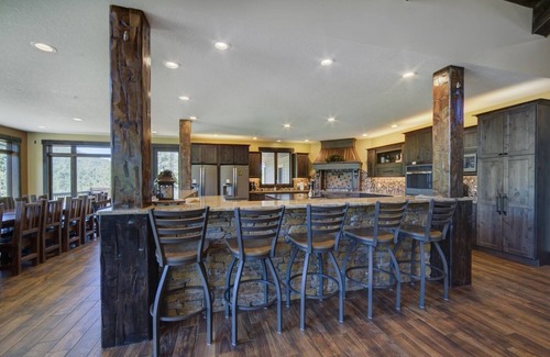 Deadwood Cabin | Trail Ridge Lodge-7 Bedroom 4 miles from Deadwood