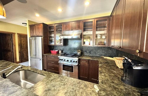 West Dover House | Trailedge Townhome-Ski on/off, Walk to lodge