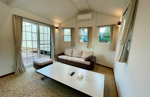 Nishimachi RV Rental | Trailer house Royal 1 building Capacity 6 people/Shimotakai District Nagano