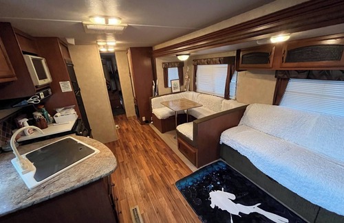 Atami RV Rental | Trailer house Room only High season/Atami City Shizuoka