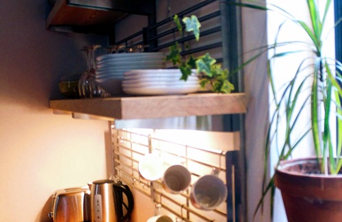 Juan de Fuca Electoral Area Cabin | Trailhead Guesthaus and Sauna on the Creek
