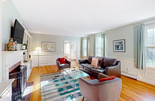 North Falmouth House | Trails & Beach Getaway