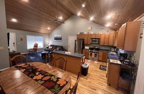 Wetmore House | Trails end base camp - direct trail access!