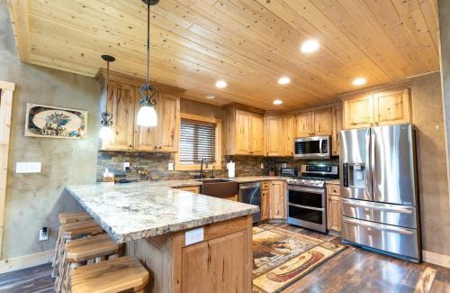 Island Park House | Trails End Lodge- Bills Island