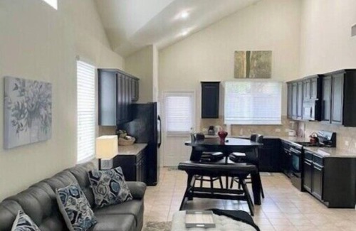 McNeil House | Trails Pool Office, Walk to Sushi &Thai, Parmer Ln