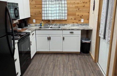 South Toledo Bend Cabin | Trails, Tails, & Scales Two Cabins Rental